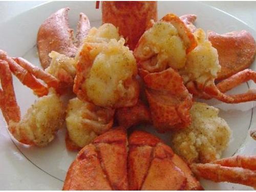 赵东华 荤菜  所谓的椒盐焗龙虾,其实可以说是龙虾三吃(刺身,椒盐