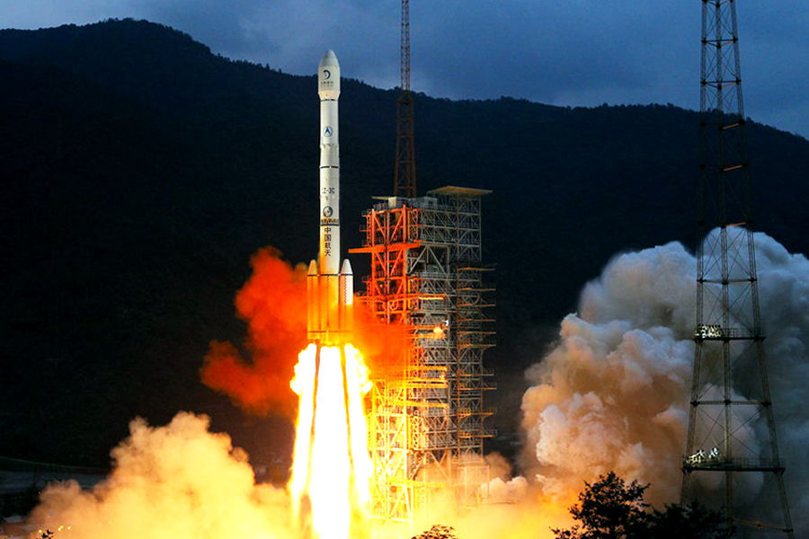 西昌卫星发射中心成功发射嫦娥二号