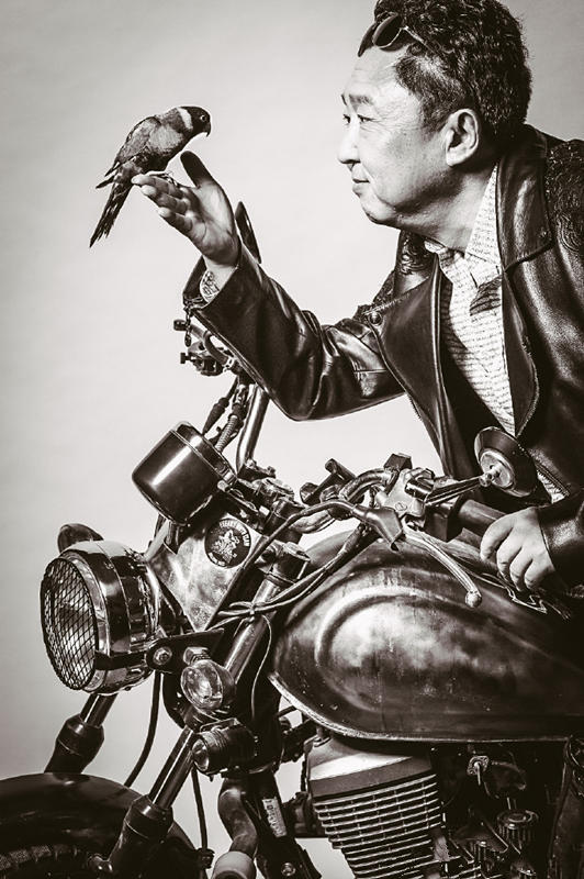 【原创】抽烟喝酒烫头唱摇滚 于谦的潮你懂吗