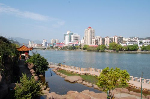 三明市,地处中国福建省中部,是一座新兴的工业城市,是全国创建精神