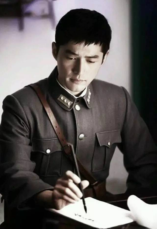 有个熟读兵法的高颜值军人男票是种什么体验?